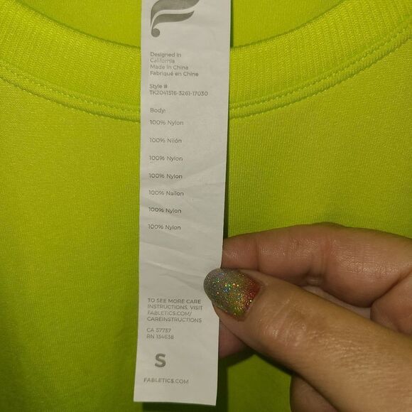Fabletics Sleeveless Crop Athletic top - Picture 3 of 8